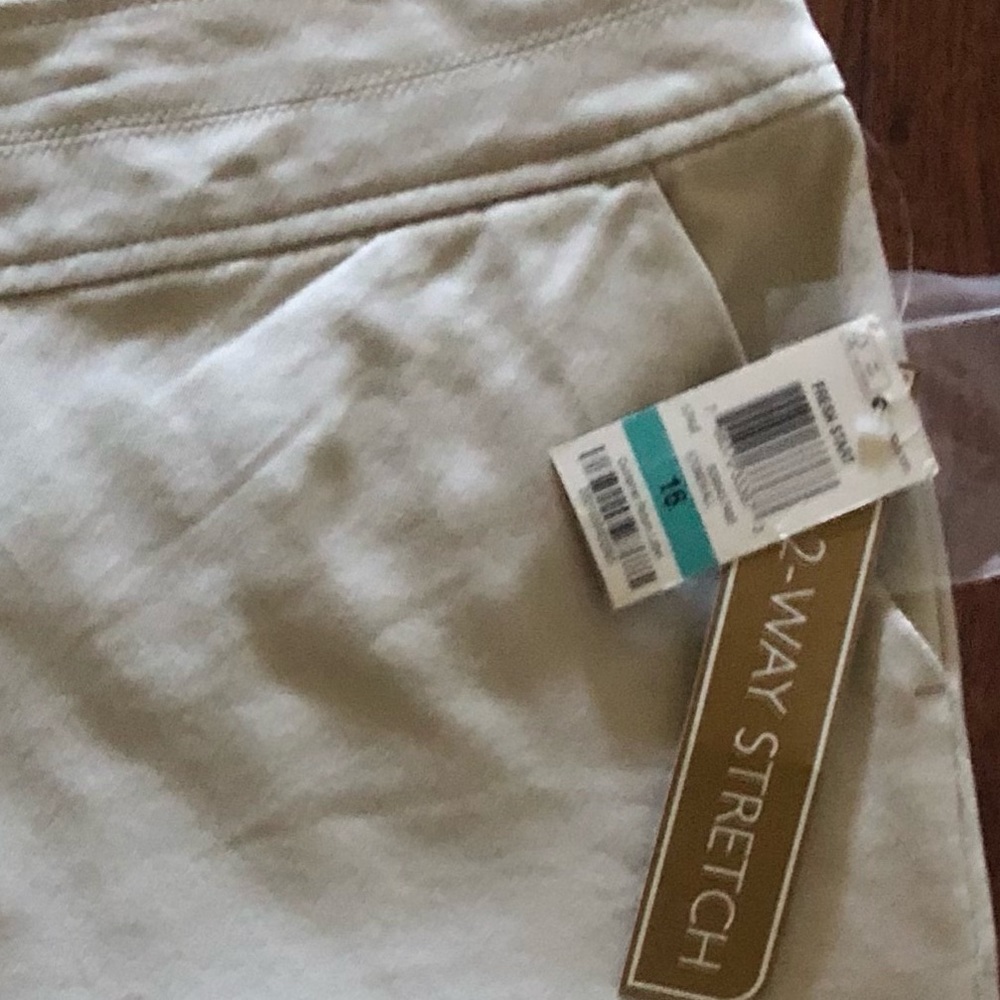 NWT Light color Khakis straight leg business casual pants size 16 - Picture 8 of 8